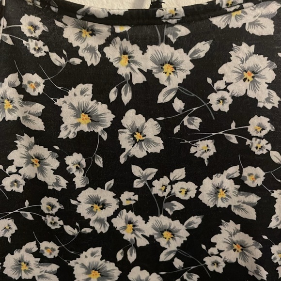 SHEIN Black Floral Halter Crop Top - Size Small | Summer Festival Y2K Style - Picture 2 of 3
